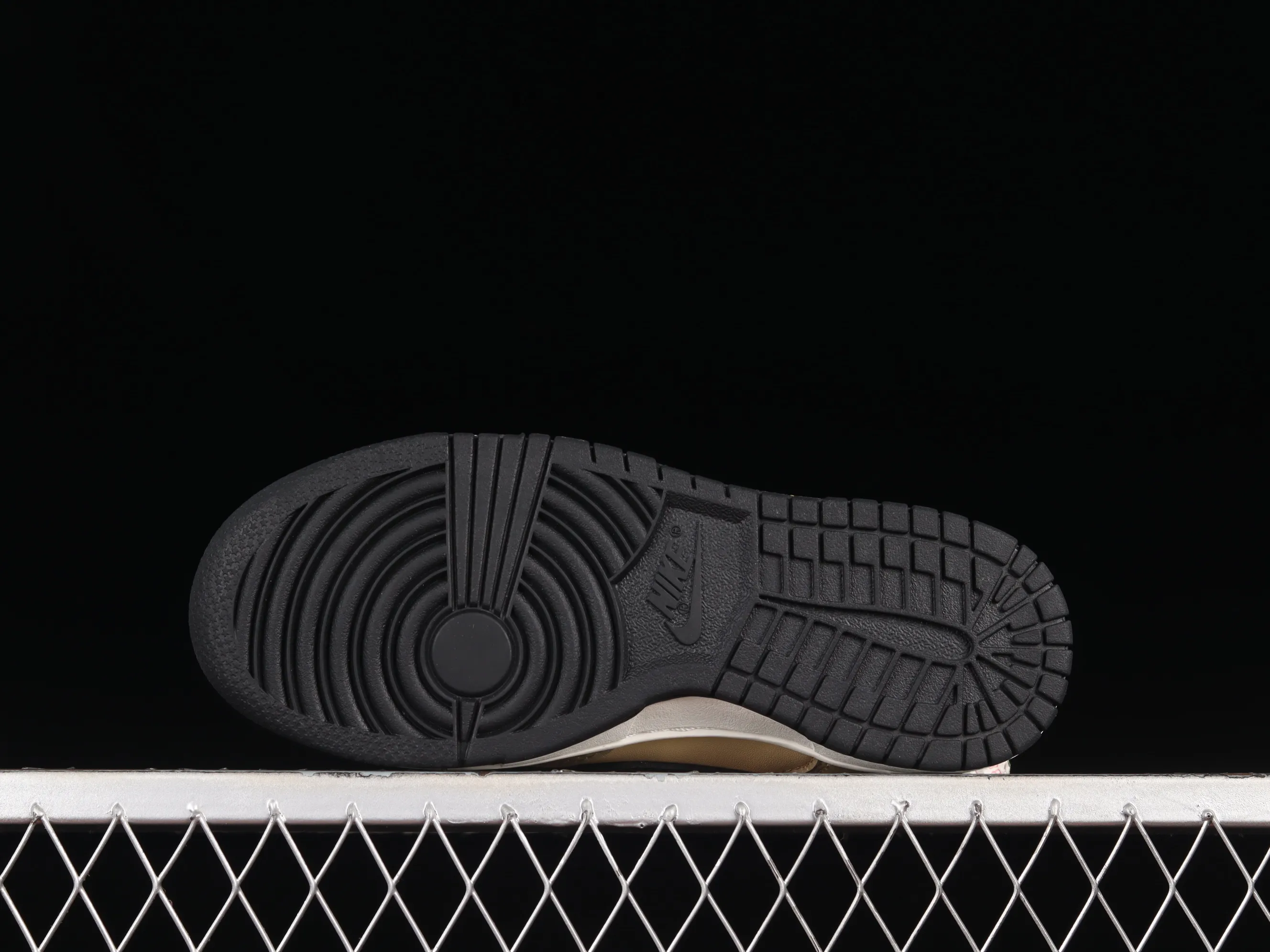 All Categories Nk SB Dunk Series Nk SB Dunk Low Low-top Sneakers N Version Nk Dunk Low Pro SB "Dark Driftwood" SB Smashing Backboard Fashion Casual Sneakers DD1503-200